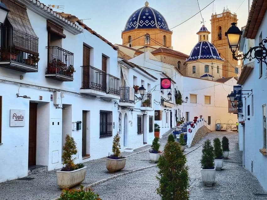 Altea — postal mediterránea de la Costa Blanca